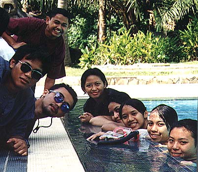 Friends1 (61755 bytes)