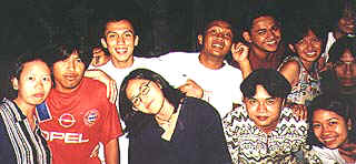 Friends2 (22418 bytes)