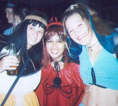 Hall1.jpg (43313 bytes)