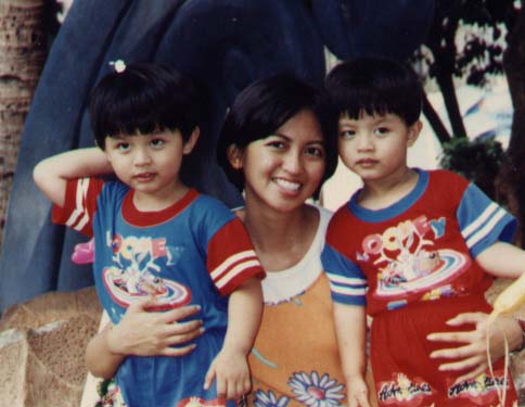 Me&Twins.jpg (35708 bytes)